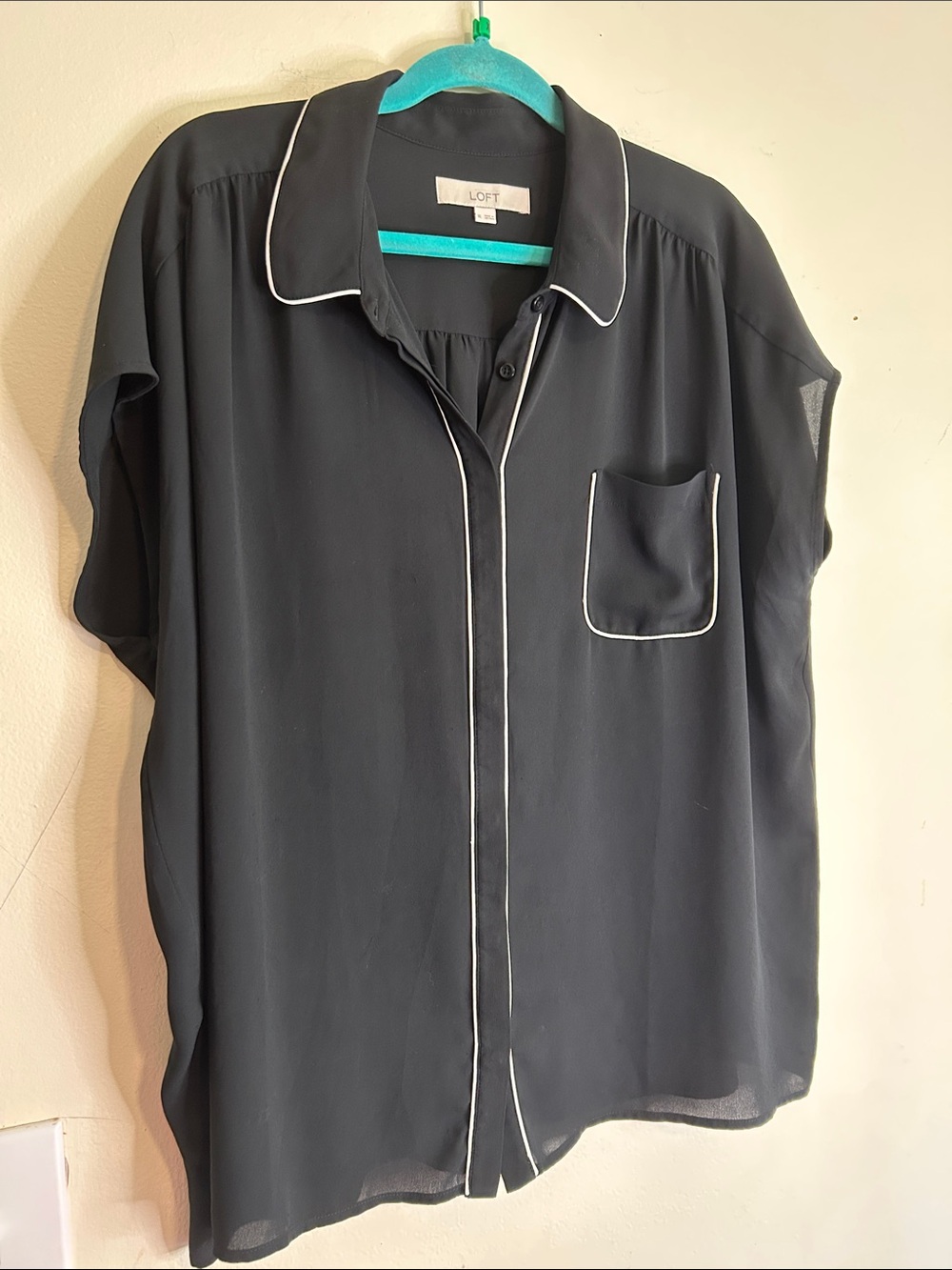 LOFT Black Short-Sleeve Button-Up Flowy Boxy Blouse with White Piping